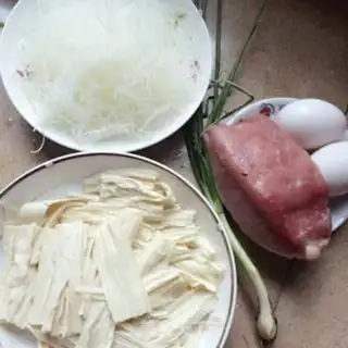 Make Fan egg soup step 0