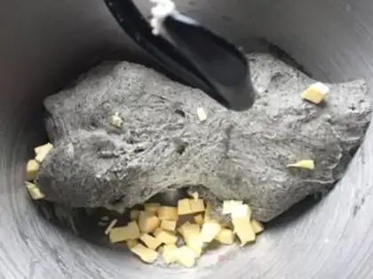 Make Milk, black sesame toast step 4