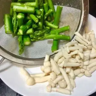 Make Pelican mushrooms step 2