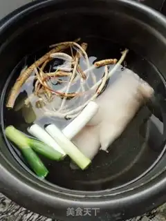Make Five fingers, peaches, pig feet step 2