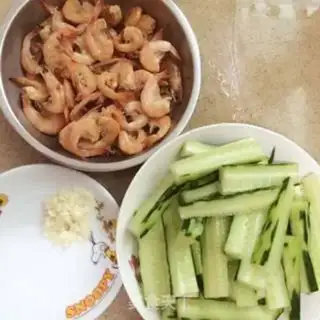 Make Spicy cucumber shrimp step 0