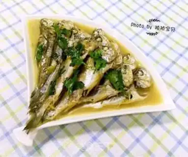 Make The little yellowfish step 5