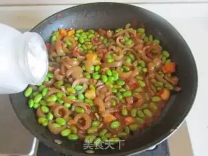 Make Spicy pork-skin and beans step 11