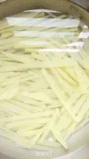Make Spicy potatoes step 1