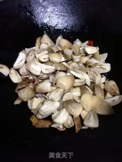 Make Straw mushroom fried meat step 4