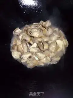 Make Straw mushroom fried meat step 5