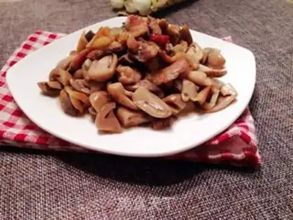 Make Straw mushroom fried meat step 7
