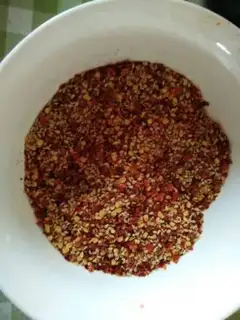 Make Homemade pepper oil step 1