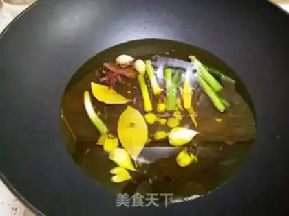 Make Homemade pepper oil step 3