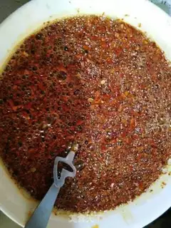 Make Homemade pepper oil step 6