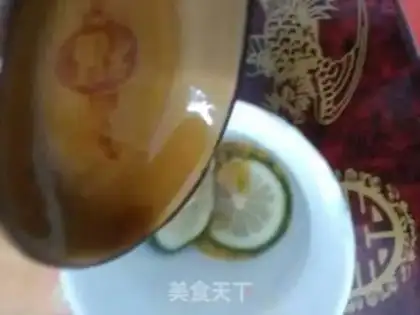 Make Bronze lemon honey tea step 3