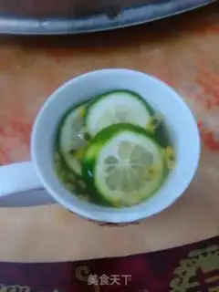 Make Bronze lemon honey tea step 4