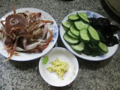 Make Black-mucked cucumber crabs step 0