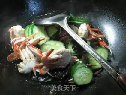 Make Black-mucked cucumber crabs step 6
