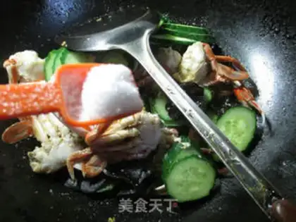 Make Black-mucked cucumber crabs step 8
