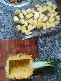 Make Pineapple rice step 1