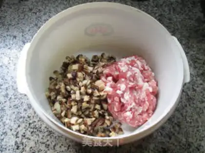 Make A mushroom dumpling step 2