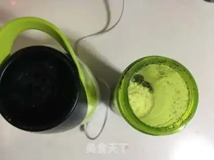 Make Milk, black and sesame step 0