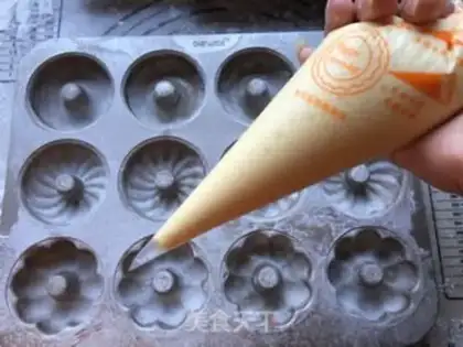 Make Fancy donut cake step 7