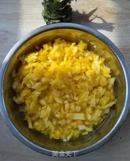 Make Simple pineapple pie step 1