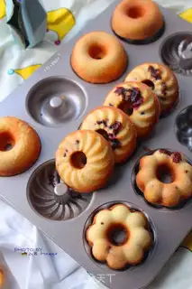 Make Fancy donut cake step 13