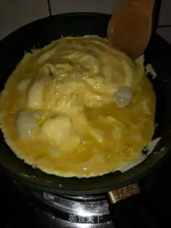 Make Fried eggs step 4