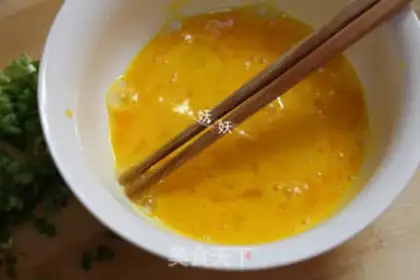 Make Egg pancakes step 1