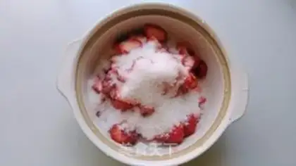 Make Homemade strawberry sauce step 3