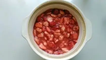 Make Homemade strawberry sauce step 4