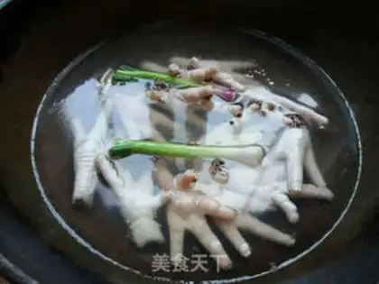 Make Spicy chicken claws step 1