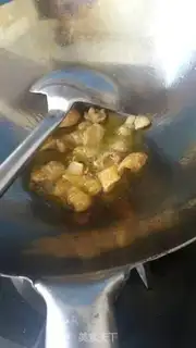 Make Curry chicken and potatoes step 3