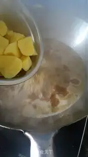 Make Curry chicken and potatoes step 8