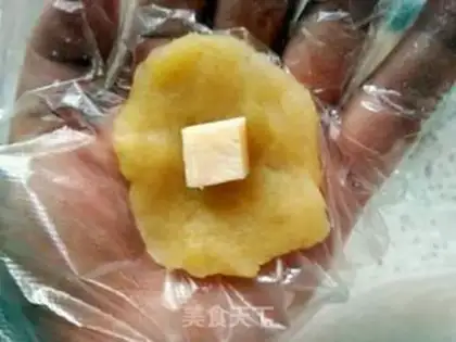 Make Potato cheeseball step 4