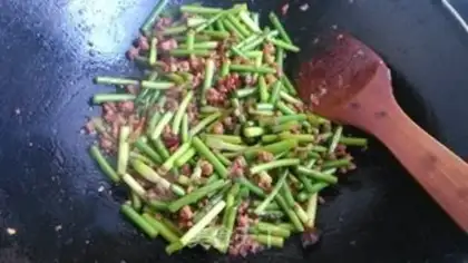 Make The meat and the garlic step 6