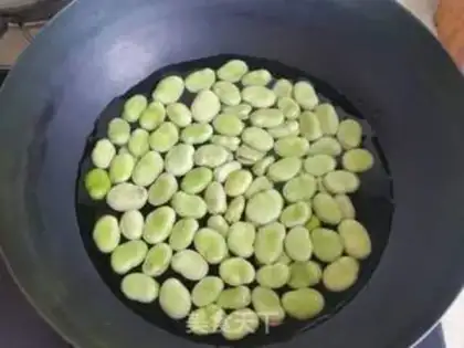 Make Scrambled beans step 1
