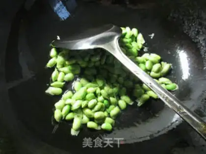 Make Snow pickles and mashed beans step 1