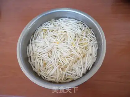Make Bean sprouts with carrots step 0