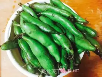 Make Onion spicy beans step 0