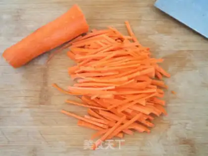Make Bean sprouts with carrots step 1