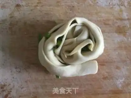 Make Hand grab cake step 3