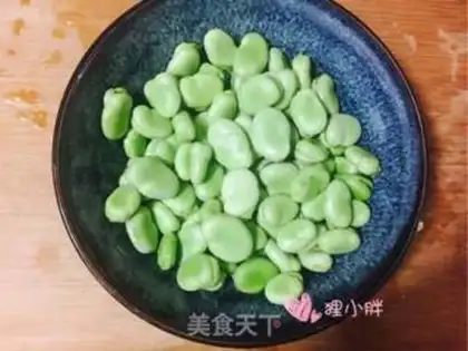Make Onion spicy beans step 1