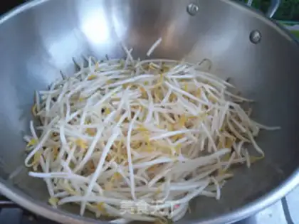 Make Bean sprouts with carrots step 3