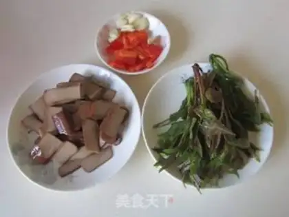 Make Red pepper and fried eggs step 0