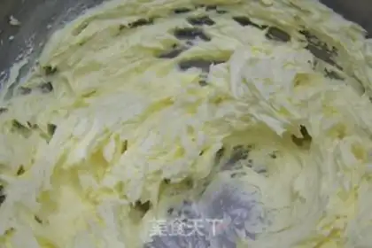 Make Cloud-top cookies step 1