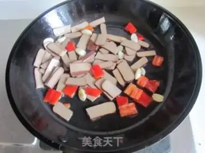 Make Red pepper and fried eggs step 5