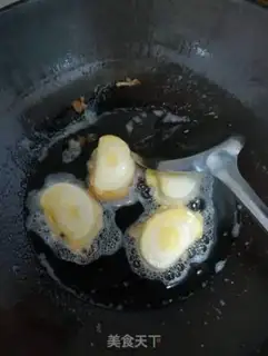 Make Eggs fried step 1