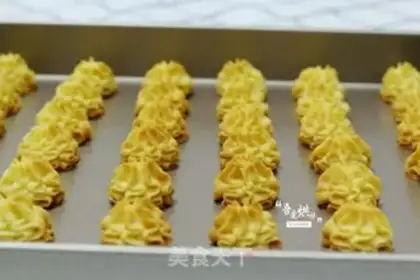 Make Cloud-top cookies step 8