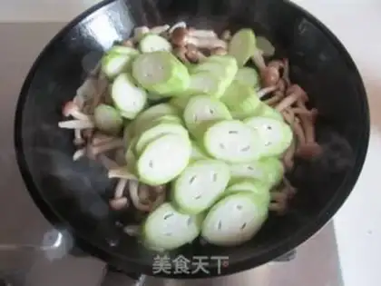 Make Crab mushrooms and smelts step 3