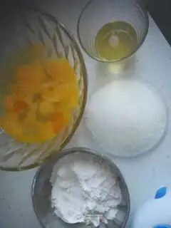 Make Old chicken cake step 0