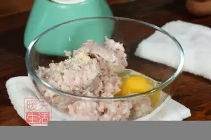 Make Meatball noodles step 2